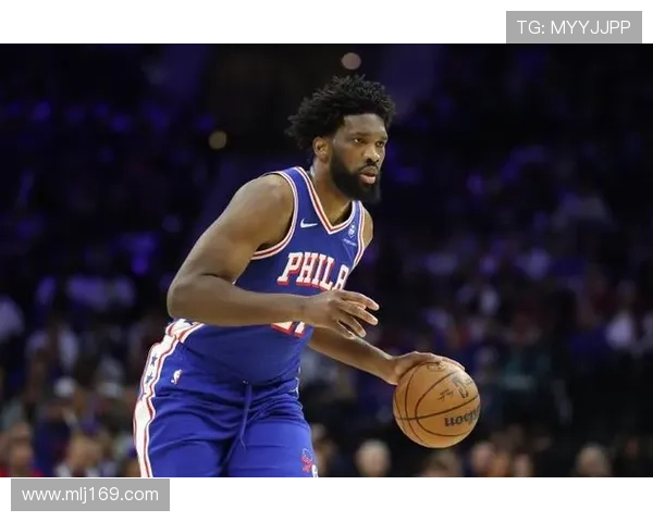 浓眉不愿长期担任中锋角色帕金斯对其新赛季态度表示失望